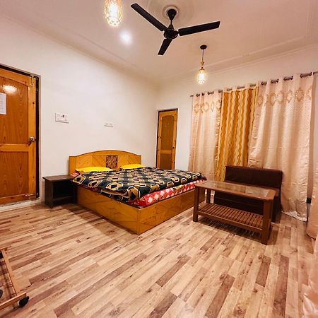 John'S Homestay Srīnagar Екстериор снимка